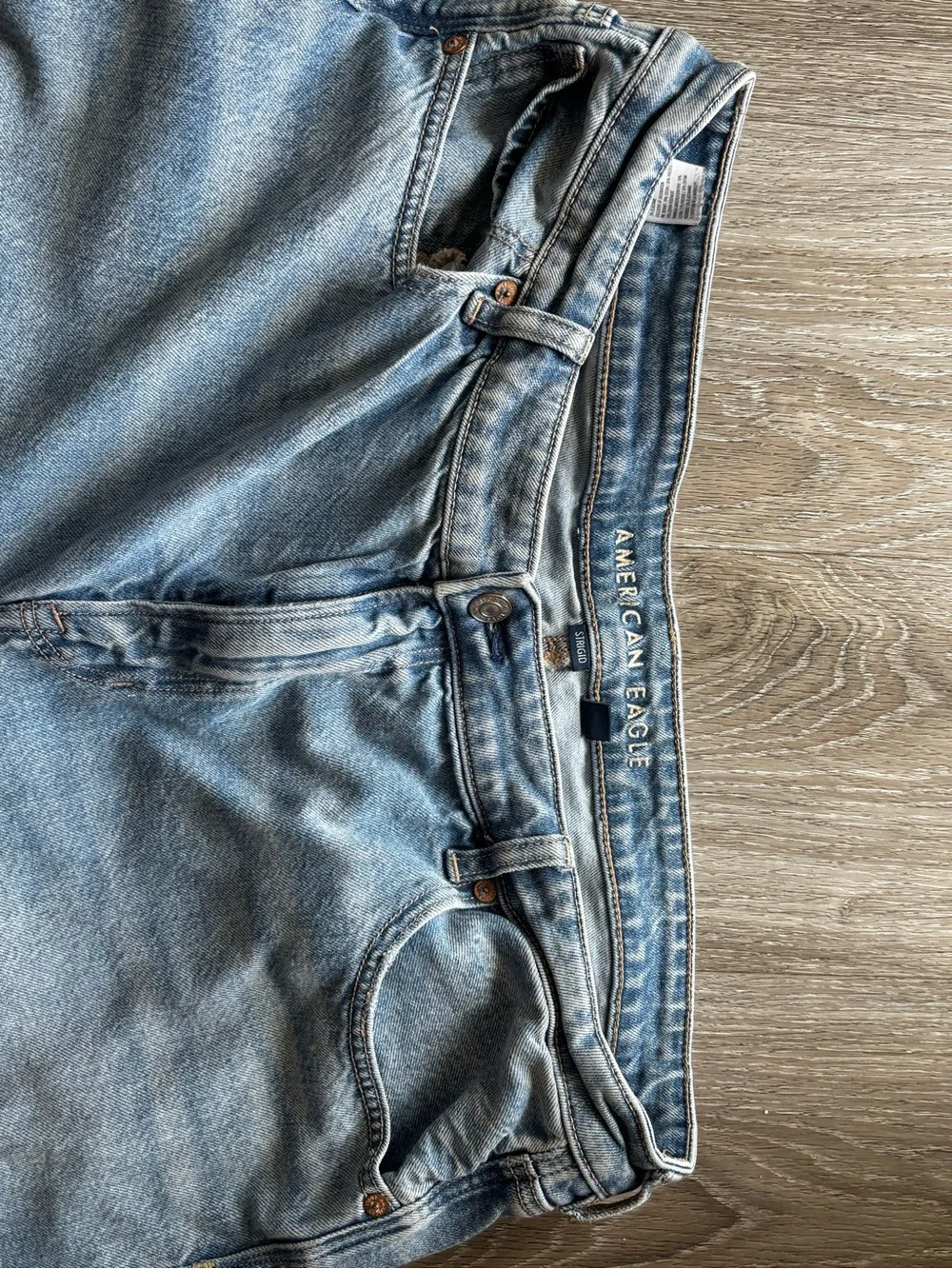 American Eagle Strigid Mom Jeans - Size 20L